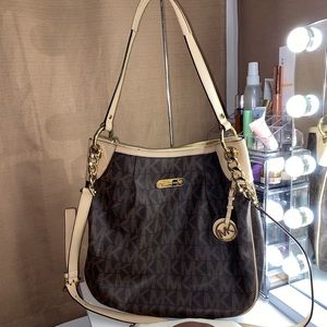 MICHAEL KORS JET SET CONVERTIBLE SHOULDER BAG
